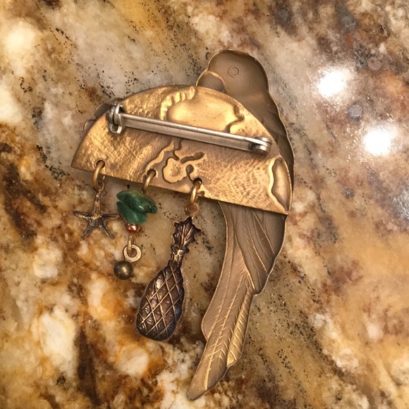 Parrot Pin - Picture 3 of 3